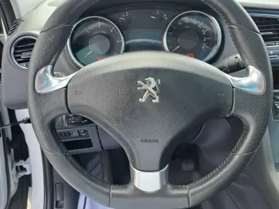 Peugeot 5008 2016 - 13450 EUR, 164950 km - AUTO.MOTO.pt - 164950km - foto 30 de 47