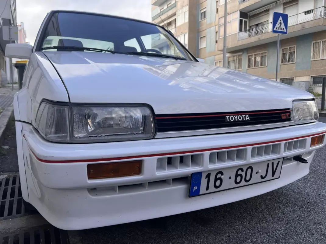 Toyota Corolla 1985 - 33000 EUR, 79000 km - 79000km - foto 5 de 10