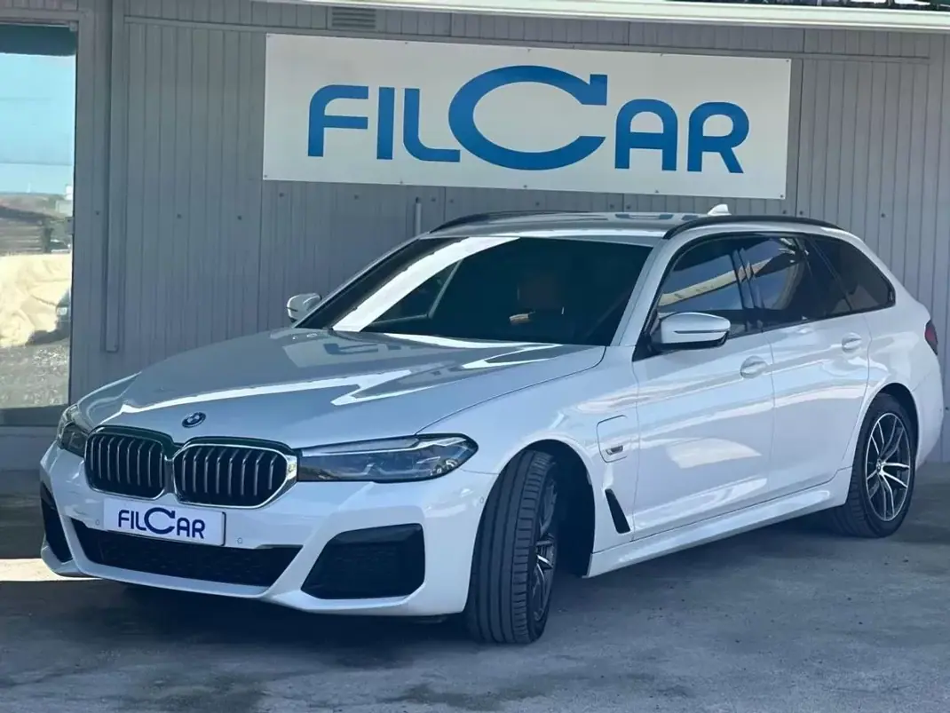 BMW 530e 2021 - 33900 EUR, 101252 km - AUTO.MOTO.pt - 101252km - foto 1 de 28