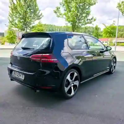 Volkswagen Golf 2015 - 18990 EUR, 105640 km - AUTO.MOTO.pt - 105640km - foto 7 de 15