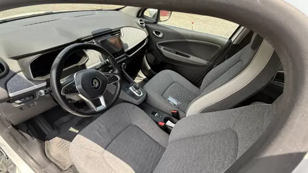 Renault Zoe 2020 - 12900 EUR, 139000 km - AUTO.MOTO.pt - 139000km - foto 3 de 21