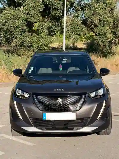 Peugeot 2008 2022 - 14500 EUR, 46500 km - 46500km - foto 4 de 9