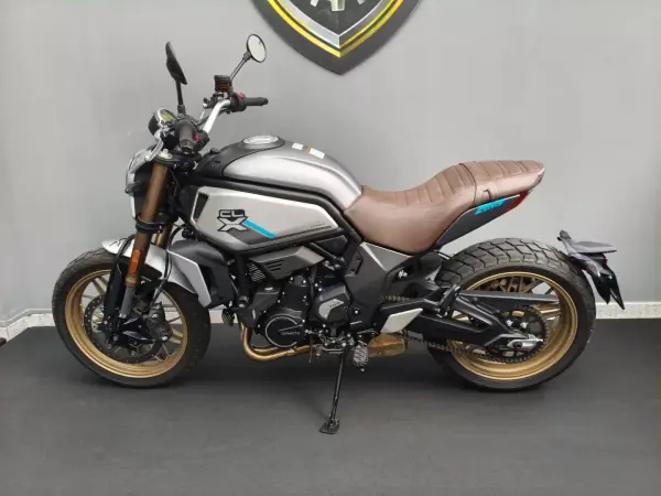 CFMOTO 700 CL-X 2026 - 6150 EUR, 950 km - AUTO.MOTO.pt - 950km - foto 17 de 26