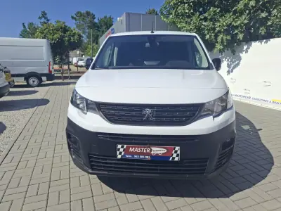 Peugeot Partner 2022 - 14850 EUR, 98726 km - AUTO.MOTO.pt - 98726km - foto 37 de 40
