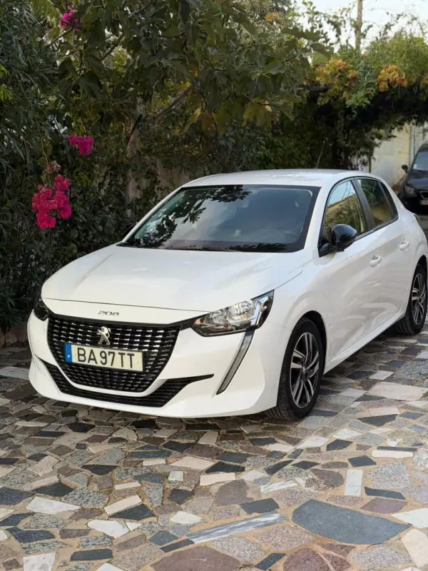Peugeot 208 2023 - 15900 EUR, 42978 km - AUTO.MOTO.pt - 42978km - foto 2 de 10