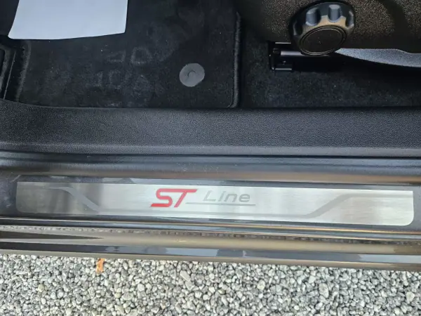 Ford Focus SW 2019 - 13800 EUR, 115000 km - AUTO.MOTO.pt - 115000km - foto 23 de 54