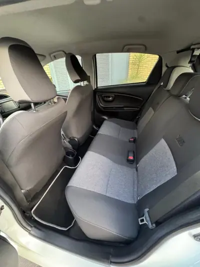 Toyota Yaris 2019 - 13490 EUR, 122240 km - AUTO.MOTO.pt - 122240km - foto 13 de 14