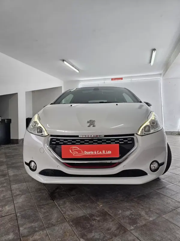 Peugeot 208 2015 - 16650 EUR, 121757 km - AUTO.MOTO.pt - 121757km - foto 8 de 38