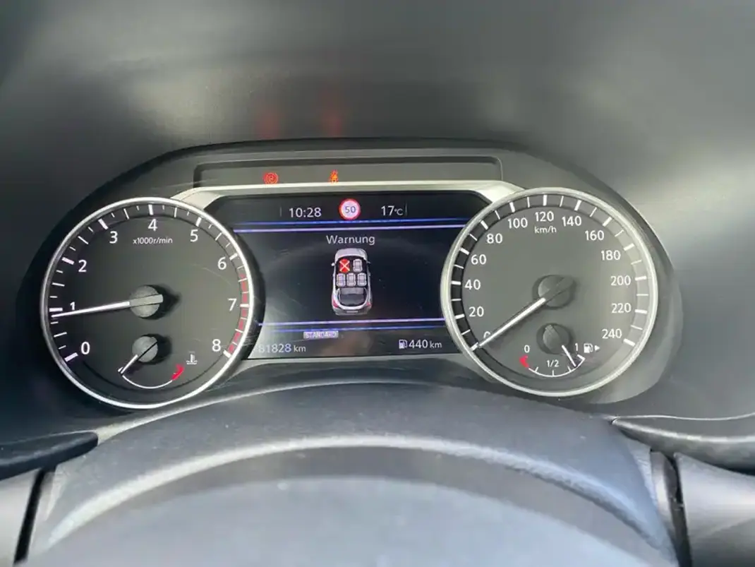 Nissan Juke 2023 - 17900 EUR, 81920 km - AUTO.MOTO.pt - 81920km - foto 7 de 18