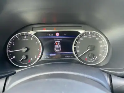 Nissan Juke 2023 - 17900 EUR, 81920 km - AUTO.MOTO.pt - 81920km - foto 7 de 18