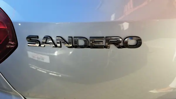 Dacia Sandero 2022 - 14900 EUR, 110660 km - AUTO.MOTO.pt - 110660km - foto 30 de 33