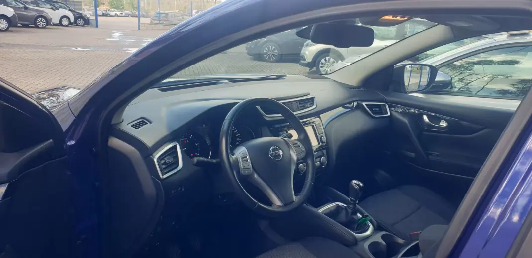 Nissan Qashqai 2015 - 14950 EUR, 104000 km - AUTO.MOTO.pt - 104000km - foto 8 de 13