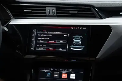 Audi Q8 e-Tron Sportback 2023 - 49950 EUR, 55000 km - AUTO.MOTO.pt - 55000km - foto 42 de 54