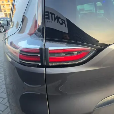 Renault Espace 2015 - 18950 EUR, 122067 km - AUTO.MOTO.pt - 122067km - foto 19 de 47
