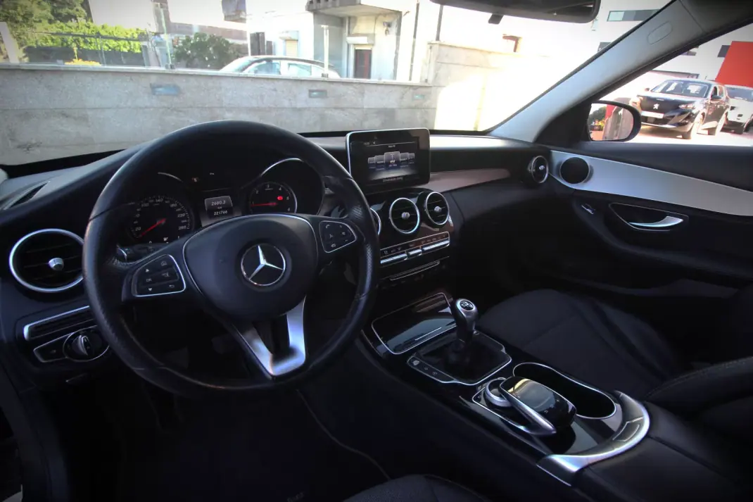 Mercedes-Benz C 200 2015 - 13990 EUR, 221500 km - 221500km - foto 9 de 44