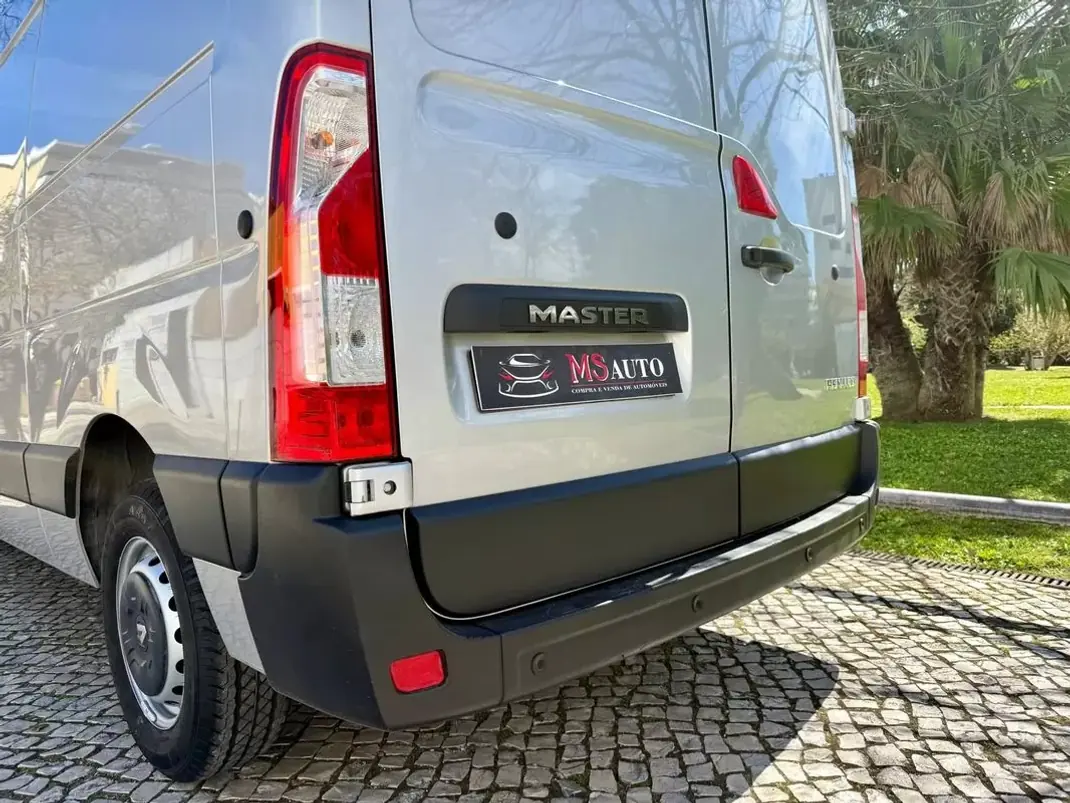 Renault Master 2.3 DCI L2H2 2020 - 17990 EUR, 144250 km - AUTO.MOTO.pt - 144250km - foto 22 de 38