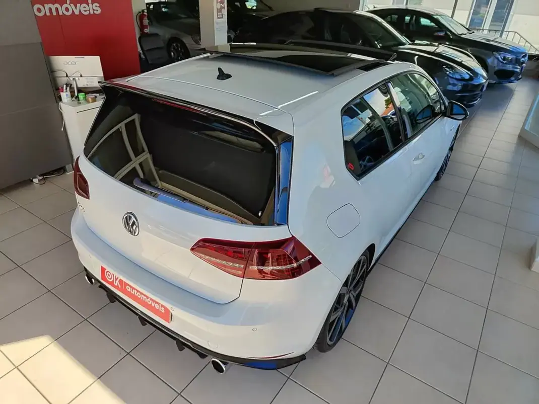 Volkswagen Golf 2017 - 30750 EUR, 76500 km - AUTO.MOTO.pt - 76500km - foto 12 de 35