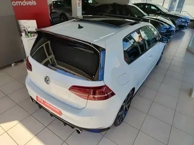 Volkswagen Golf 2017 - 30750 EUR, 76500 km - AUTO.MOTO.pt - 76500km - foto 12 de 35