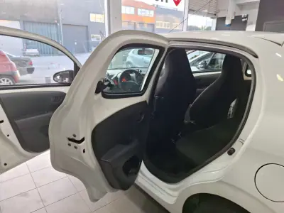 Citroën C1 2014 - 7490 EUR, 119190 km - AUTO.MOTO.pt - 119190km - foto 6 de 10