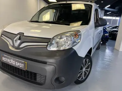 Renault 2018 - 6490 EUR, 385000 km - AUTO.MOTO.pt - 385000km - foto 28 de 33