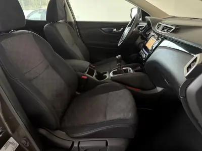 Nissan Qashqai 2015 - 14500 EUR, 171000 km - AUTO.MOTO.pt - 171000km - foto 27 de 86