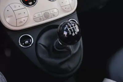 Fiat 500 2021 - 9999 EUR, 108000 km - AUTO.MOTO.pt - 108000km - foto 22 de 28