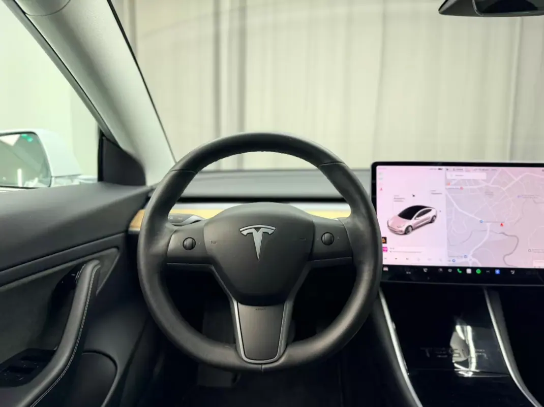 Tesla Model 3 2019 - 18500 EUR, 162000 km - AUTO.MOTO.pt - 162000km - foto 19 de 24