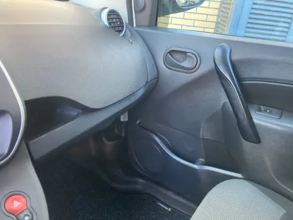Renault KANGOO 1.5 BLUE DCI 3LUG EDITION ONE 2017 - 10900 EUR, 128600 km - AUTO.MOTO.pt - 128600km - foto 13 de 16