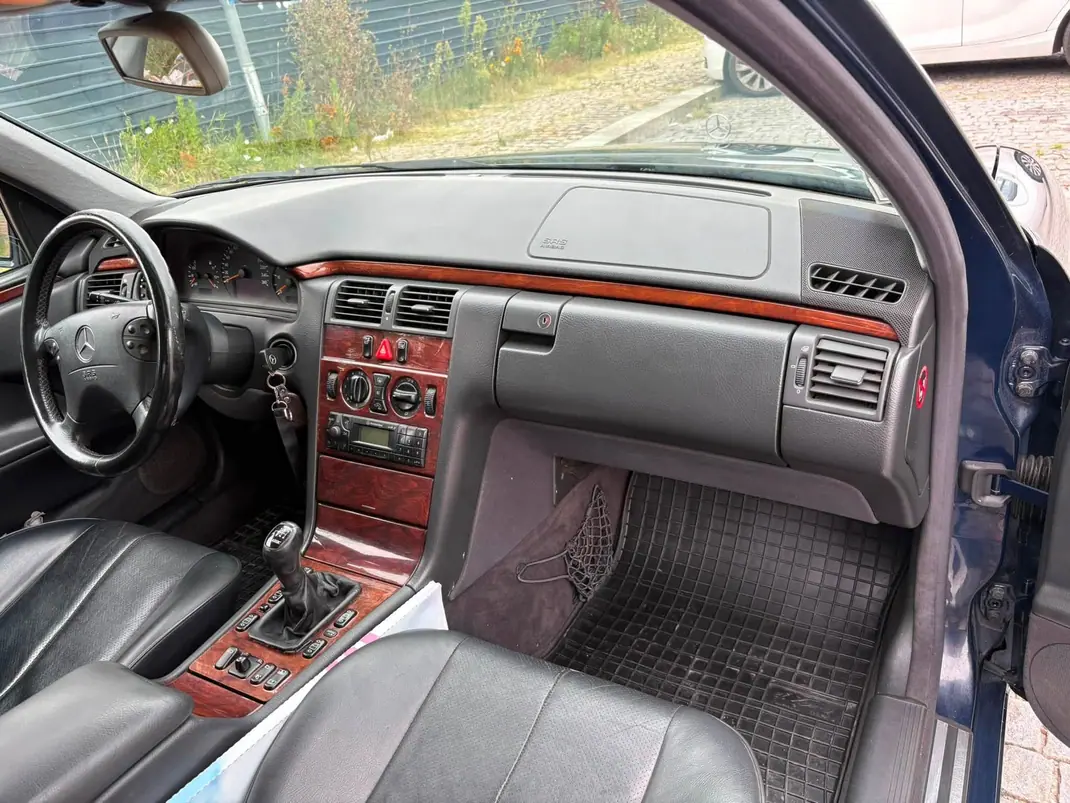 Mercedes-Benz E 270 2000 - 4950 EUR, 448000 km - 448000km - foto 11 de 15
