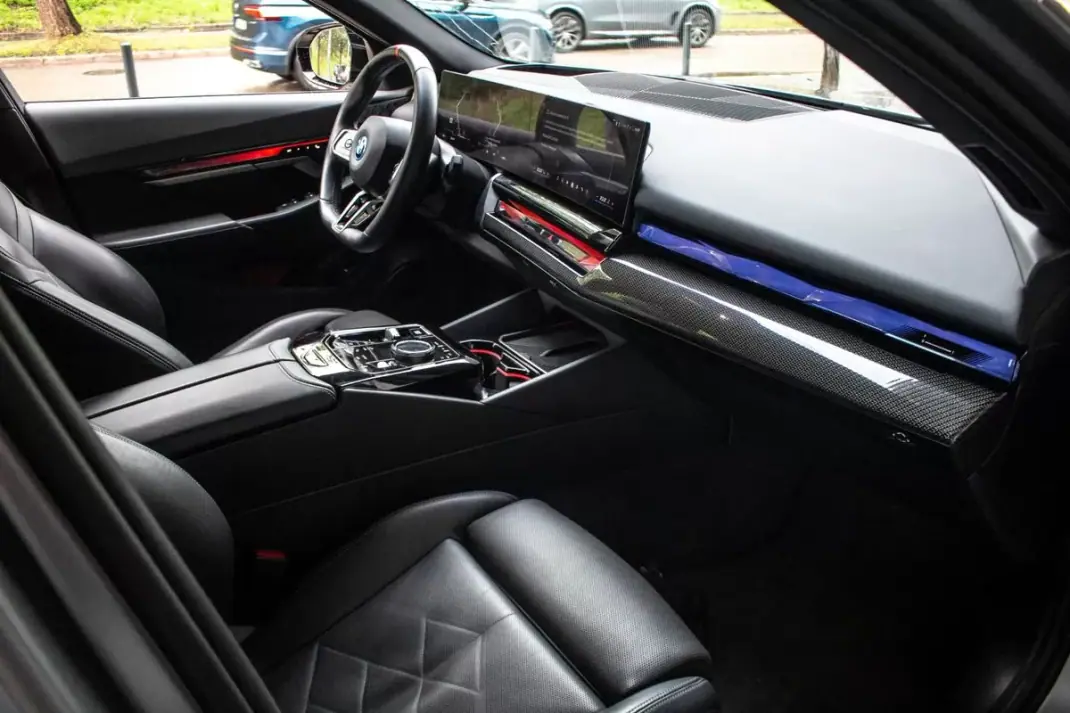 BMW i5 2023 - 74990 EUR, 17145 km - AUTO.MOTO.pt - 17145km - foto 37 de 60