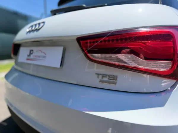 Audi A1 Sportback 2016 - 12990 EUR, 158353 km - AUTO.MOTO.pt - 158353km - foto 10 de 17