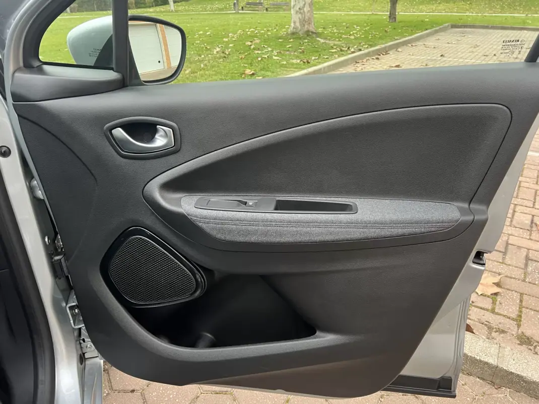 Renault Zoe 2021 - 14965 EUR, 25000 km - 25000km - foto 22 de 46