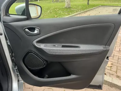 Renault Zoe 2021 - 14965 EUR, 25000 km - AUTO.MOTO.pt - 25000km - foto 22 de 46