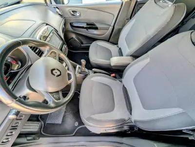 Renault Captur 2017 - 8250 EUR, 210285 km - 210285km - foto 15 de 21