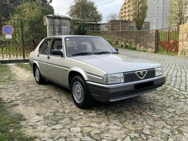 Alfa Romeo 90 1988 - 18900 EUR, 27700 km - AUTO.MOTO.pt - 27700km - foto 3 de 60