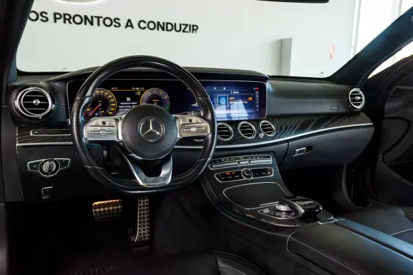 Mercedes-Benz E 300 2020 - 34500 EUR, 118560 km - AUTO.MOTO.pt - 118560km - foto 22 de 42