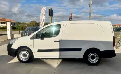 Peugeot 2016 - 13990 EUR, 189000 km - AUTO.MOTO.pt - 189000km - foto 17 de 18