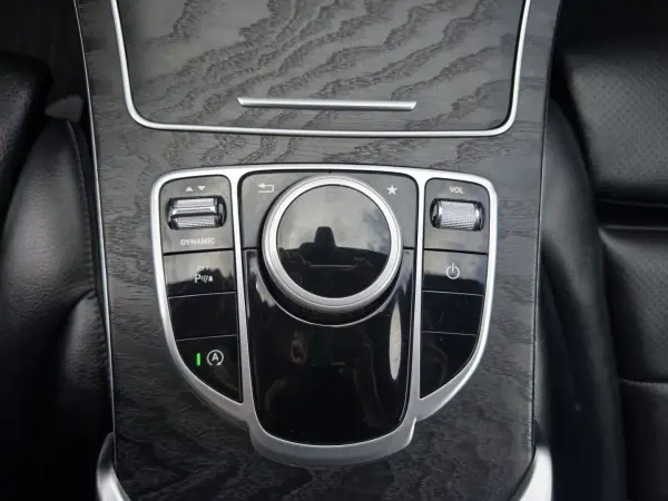 Mercedes-Benz C 200 2017 - 23990 EUR, 147000 km - AUTO.MOTO.pt - 147000km - foto 34 de 50