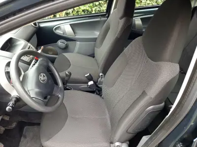 Toyota Aygo 2009 - 5490 EUR, 114642 km - AUTO.MOTO.pt - 114642km - foto 6 de 10