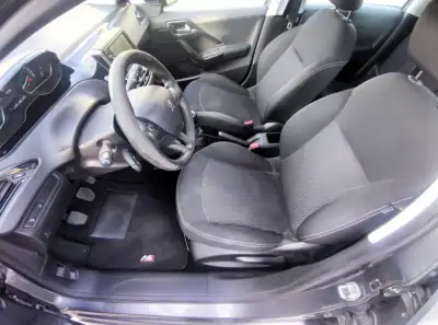Peugeot 208 2017 - 9900 EUR, 213927 km - AUTO.MOTO.pt - 213927km - foto 15 de 22