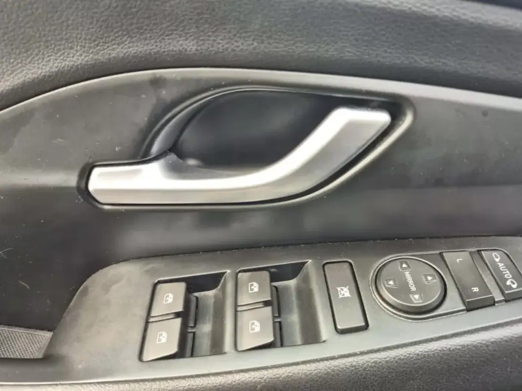 Hyundai i30 2020 - 16900 EUR, 113423 km - 113423km - foto 7 de 19
