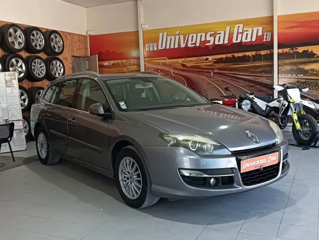Renault Laguna Break 2011 - 8400 EUR, 224000 km - AUTO.MOTO.pt - 224000km - foto 1 de 15