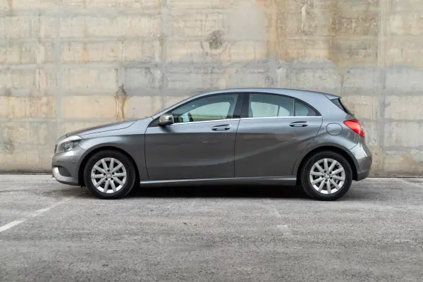 Mercedes-Benz A 180 2013 - 10990 EUR, 215000 km - AUTO.MOTO.pt - 215000km - foto 5 de 34