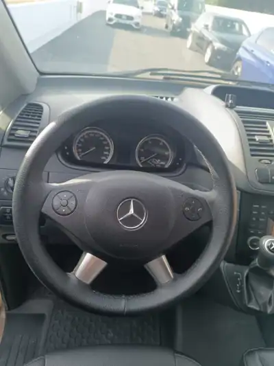 Mercedes-Benz VITO 109 CDI 3L 2012 - 15900 EUR, 177378 km - AUTO.MOTO.pt - 177378km - foto 11 de 20