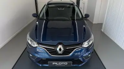 Renault Mégane Sport Tourer 2017 - 10990 EUR, 233602 km - AUTO.MOTO.pt - 233602km - foto 2 de 29