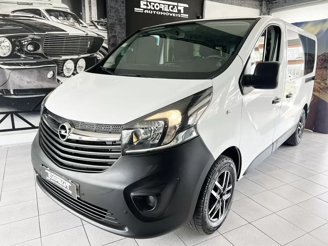 Opel Vivaro 2018 - 24600 EUR, 131722 km - AUTO.MOTO.pt - 131722km - foto 1 de 24