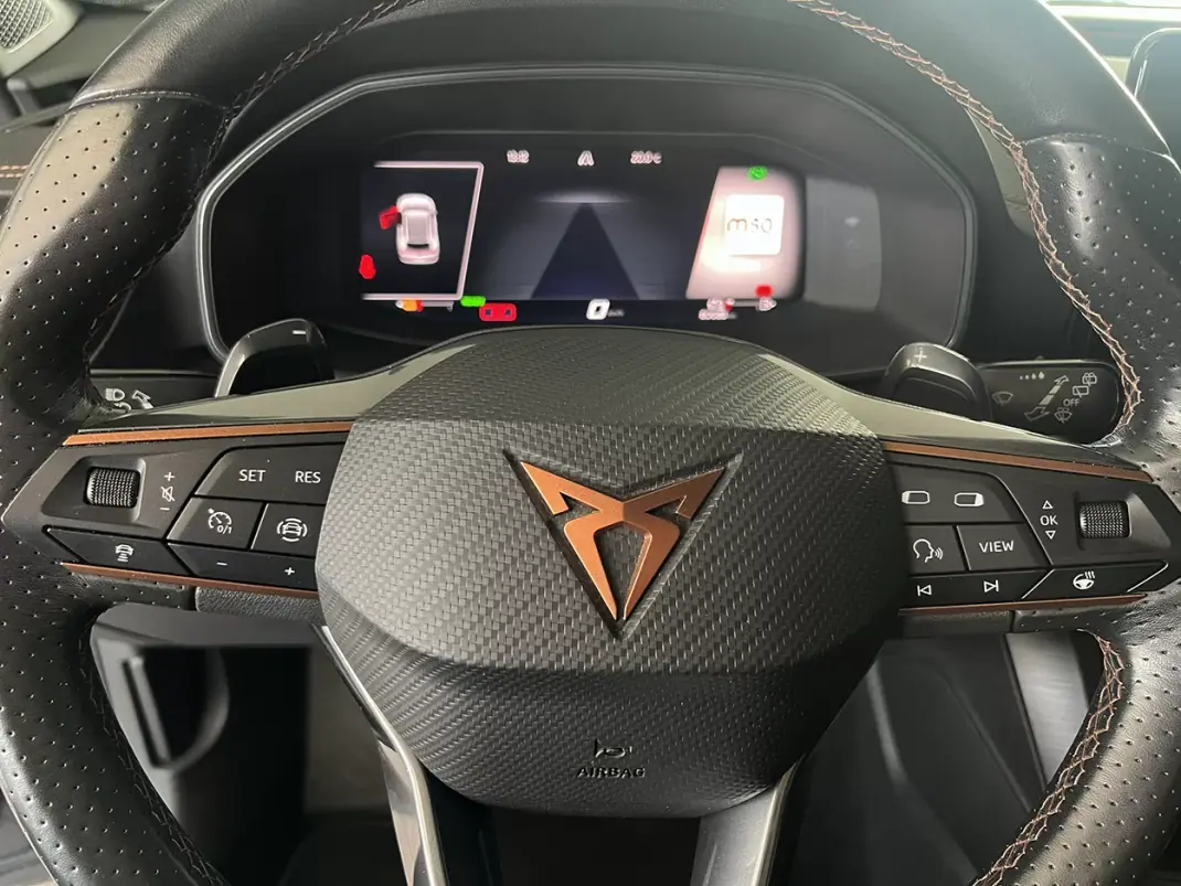 Cupra Formentor 2022 - 26900 EUR, 80652 km - AUTO.MOTO.pt - 80652km - foto 21 de 25