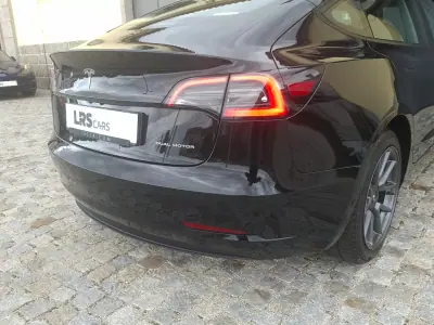 Tesla Model 3 2022 - 36490 EUR, 19253 km - AUTO.MOTO.pt - 19253km - foto 7 de 18