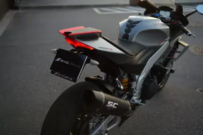 Aprilia RSV 1000 R 2023 - 18750 EUR, 12000 km - AUTO.MOTO.pt - 12000km - foto 7 de 20