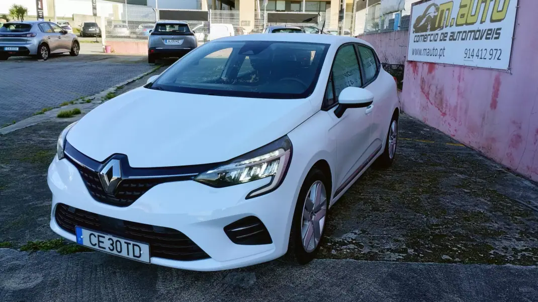 Renault Clio 2021 - 13999 EUR, 63000 km - AUTO.MOTO.pt - 63000km - foto 8 de 38